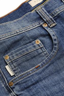 7f37ca35-2013-4ba6-aaa5-9d068eb4d600